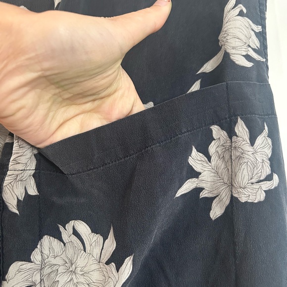 Vince 100% Silk Floral Sleeveless Jumpsuit in Navy - Picture 5 of 10